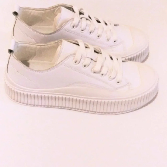 Berness Gigi womens 7 Low Top Platform Sneaker - Picture 3 of 7